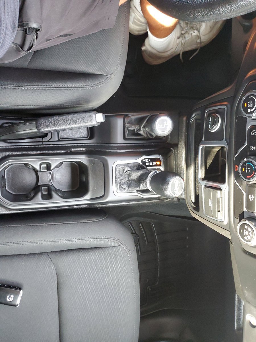 Used 2020 Jeep Wrangler Sport AWD/4WD image 28