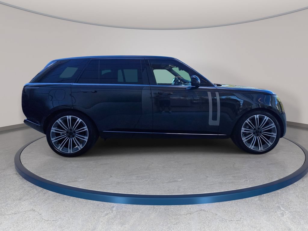 New 2026 Land Rover Range Rover Long Wheelbase SE AWD/4WD image 4