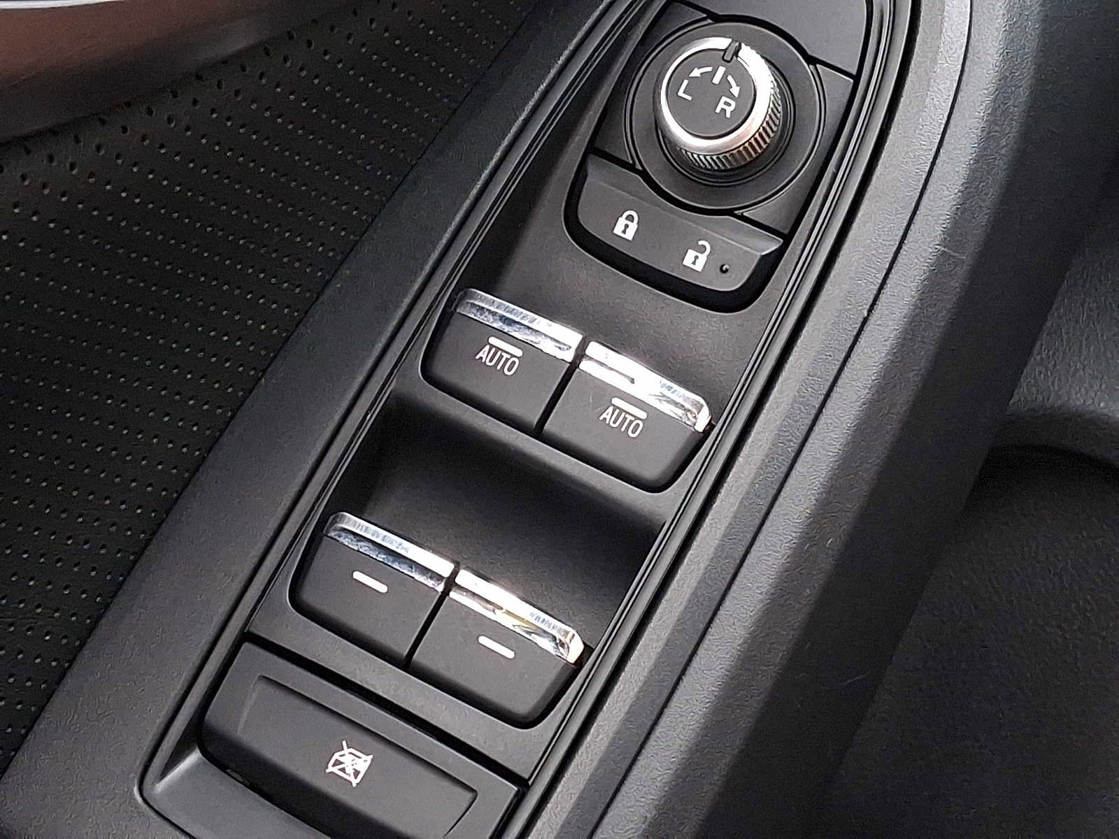 Used 2022 Subaru Crosstrek 2.5i Limited w/ Moonroof Package 1 image 24