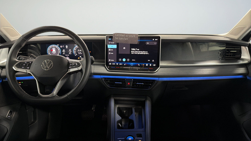 Certified 2025 Volkswagen Tiguan SE FWD image 32