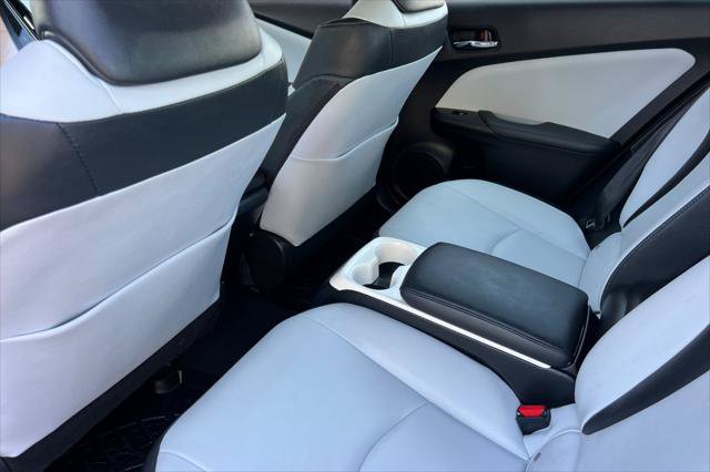 Certified 2018 Toyota Prius Prime Advanced FWD image 4