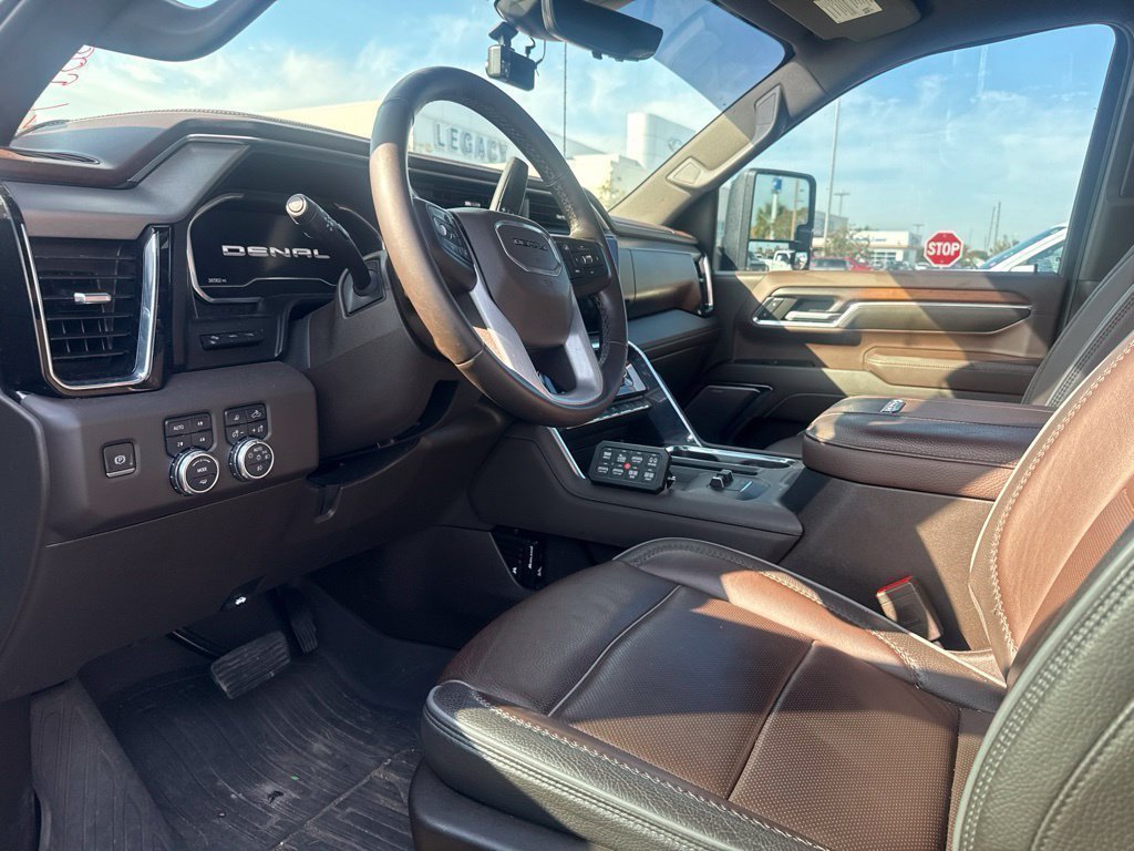 Used 2024 GMC Sierra 3500 Denali w/ Denali Reserve Package AWD/4WD image 8