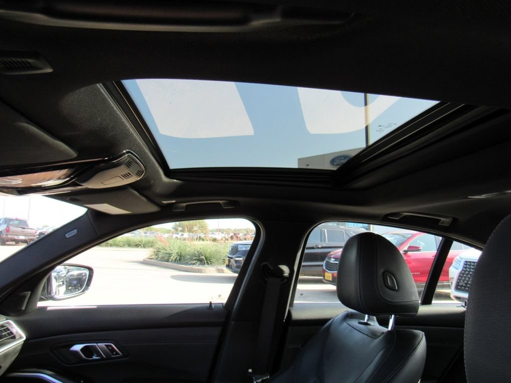 Used 2020 BMW 330i Sedan w/ Convenience Package RWD image 21