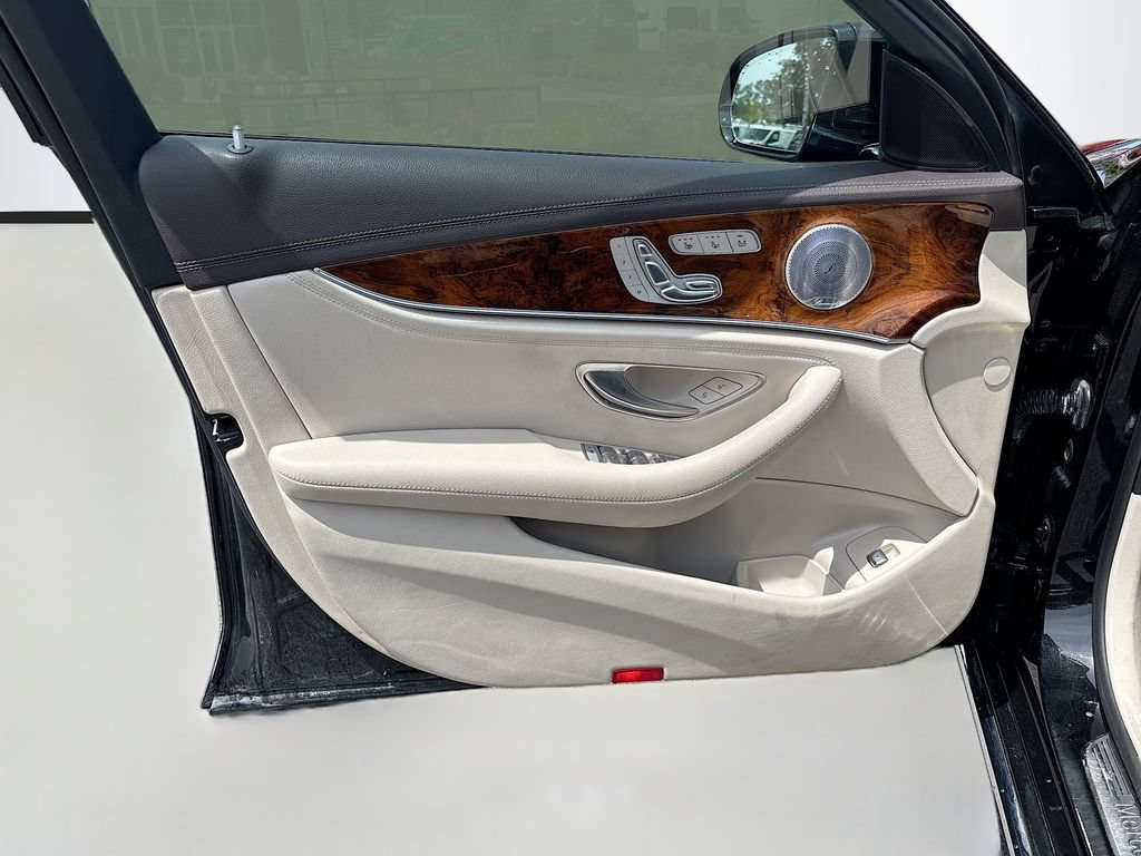 Used 2018 Mercedes-Benz E 400 4MATIC Wagon image 38