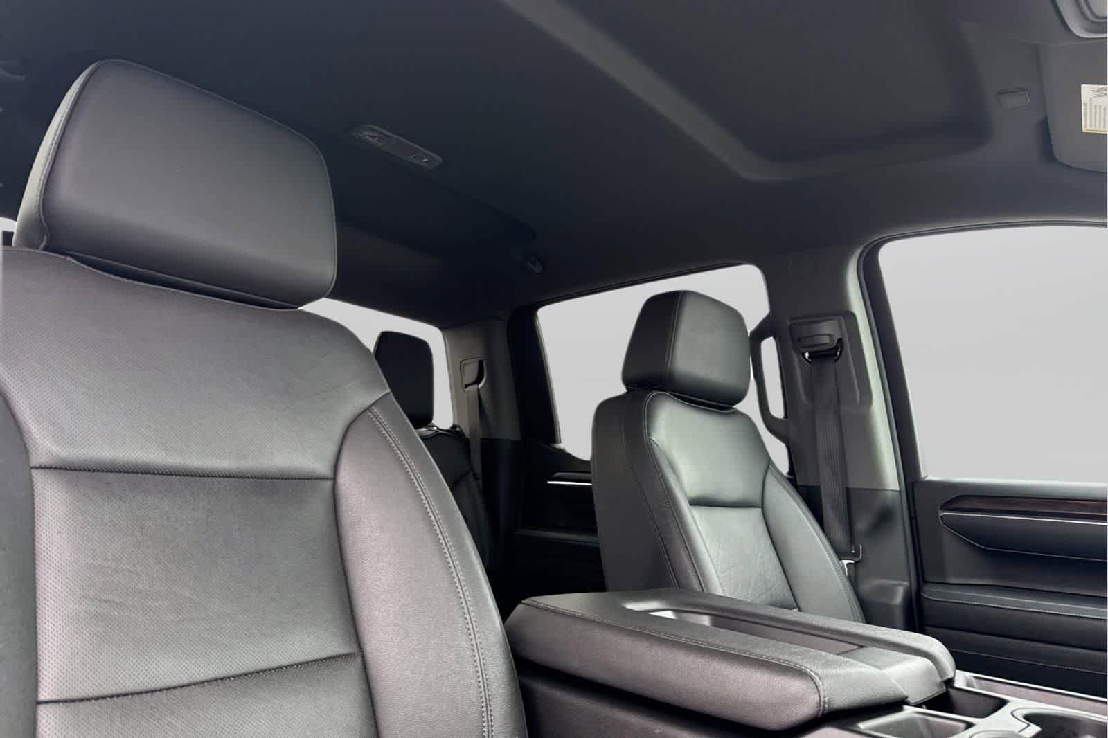 Used 2025 GMC Sierra 1500 SLT AWD/4WD image 17