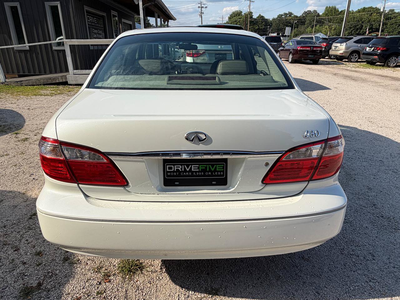 Used 2001 INFINITI I30 FWD image 4