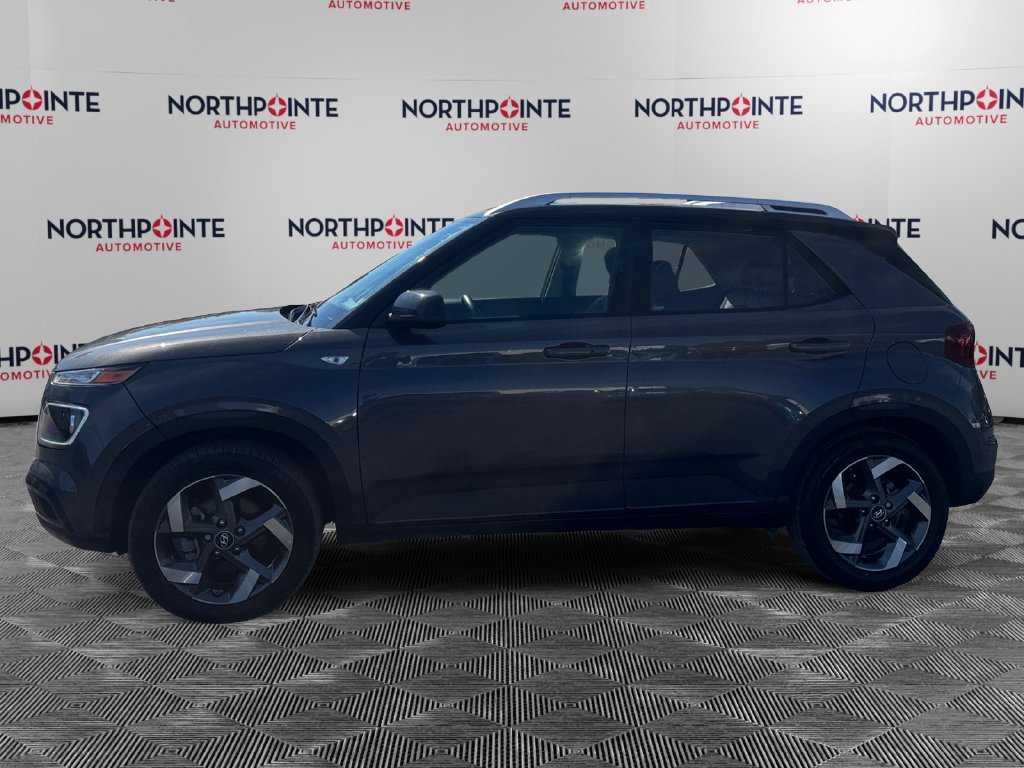 Used 2025 Hyundai Venue Limited FWD image 3