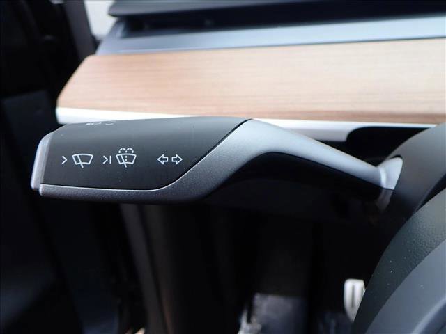 Used 2024 Tesla Model Y Performance image 16