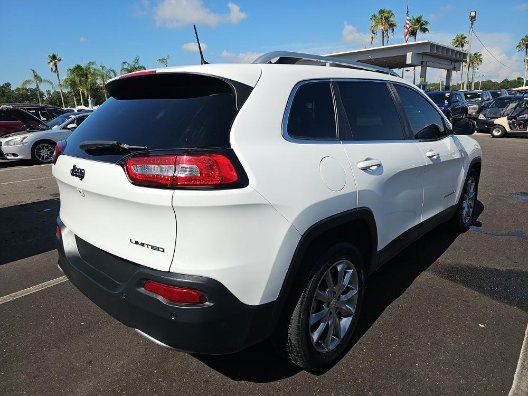 Used 2018 Jeep Cherokee Limited FWD image 3