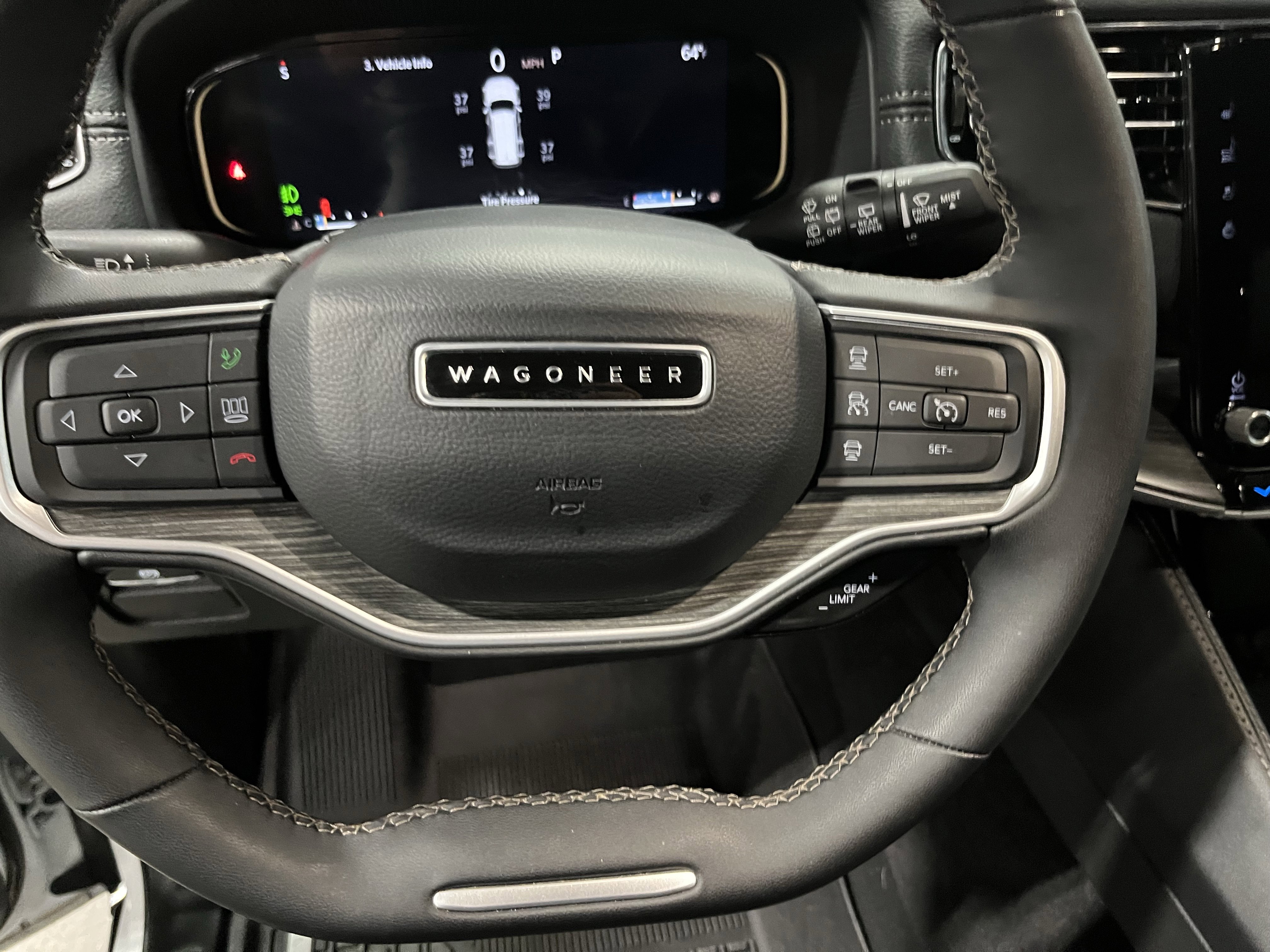 Certified 2024 Jeep Wagoneer Series III image 22