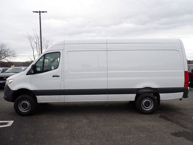 Used 2025 Mercedes-Benz Sprinter 2500 image 2