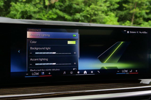Used 2024 BMW X7 xDrive40i w/ Premium Package image 14