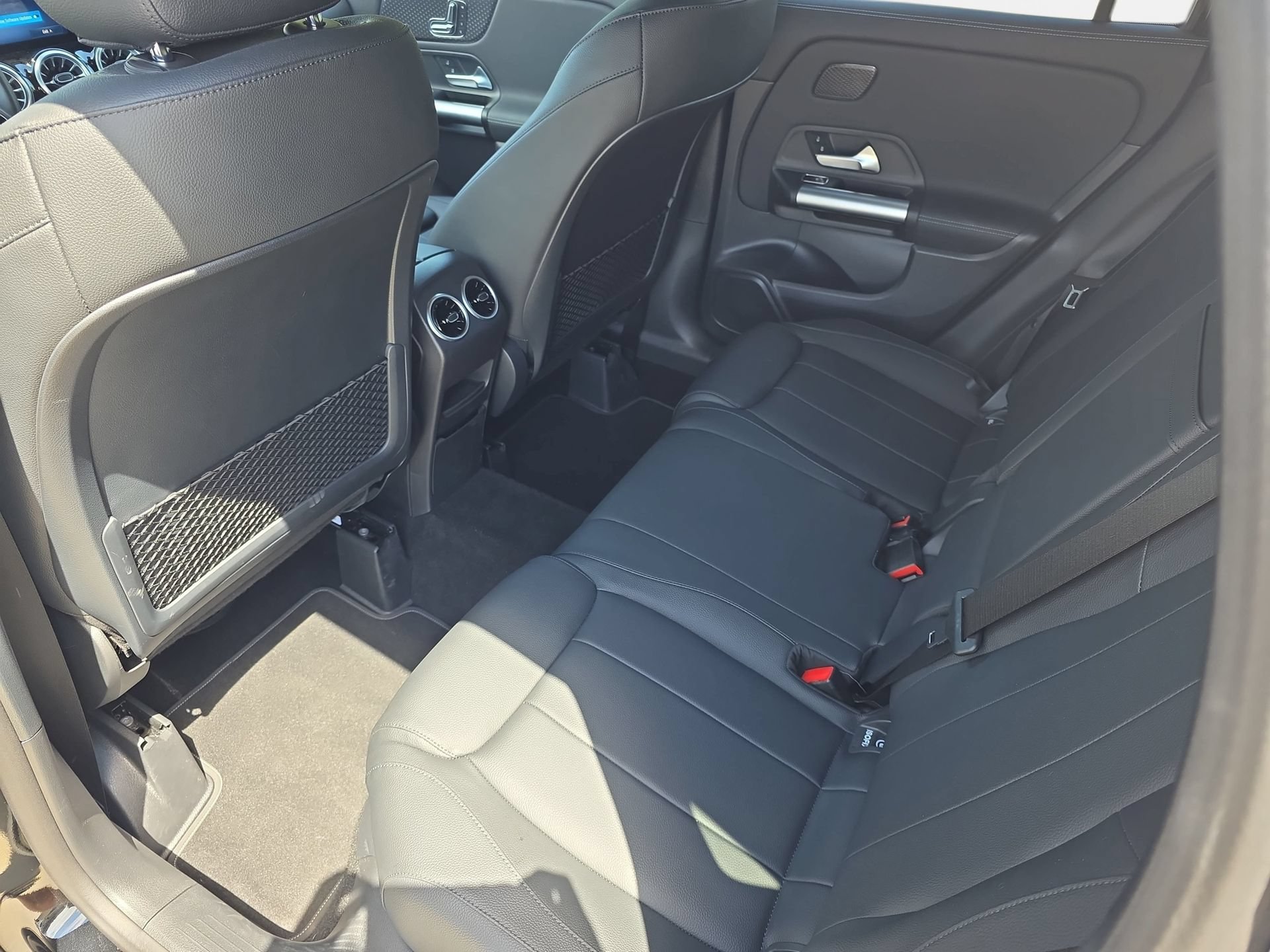 Used 2025 Mercedes-Benz GLA 250 image 14