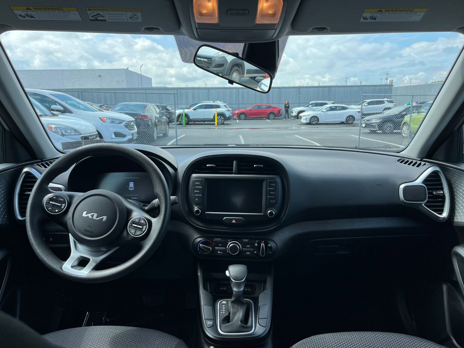 Used 2025 Kia Soul LX w/ LX Technology Package FWD image 31