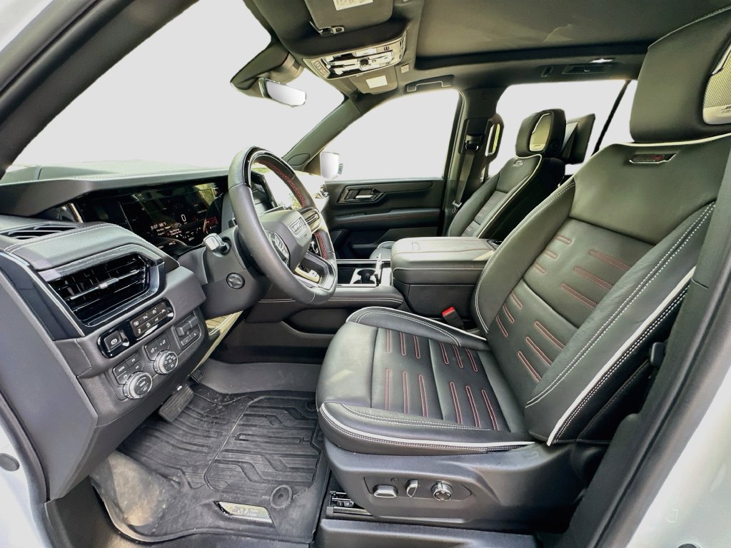 Used 2026 GMC Yukon AT4 Ultimate w/ LPO, Illumination Package AWD/4WD image 22