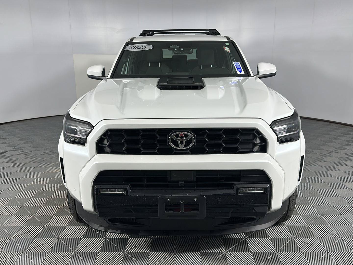 Used 2025 Toyota 4Runner TRD Sport AWD/4WD image 3