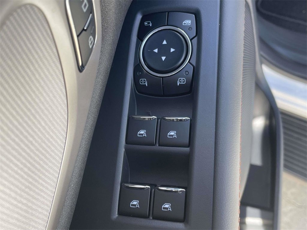 New 2025 Ford Expedition Active image 15