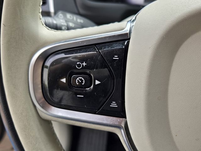 Certified 2023 Volvo XC90 B6 Plus AWD/4WD image 28