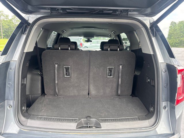 Used 2022 GMC Acadia SLE w/ Driver Convenience Package FWD image 18