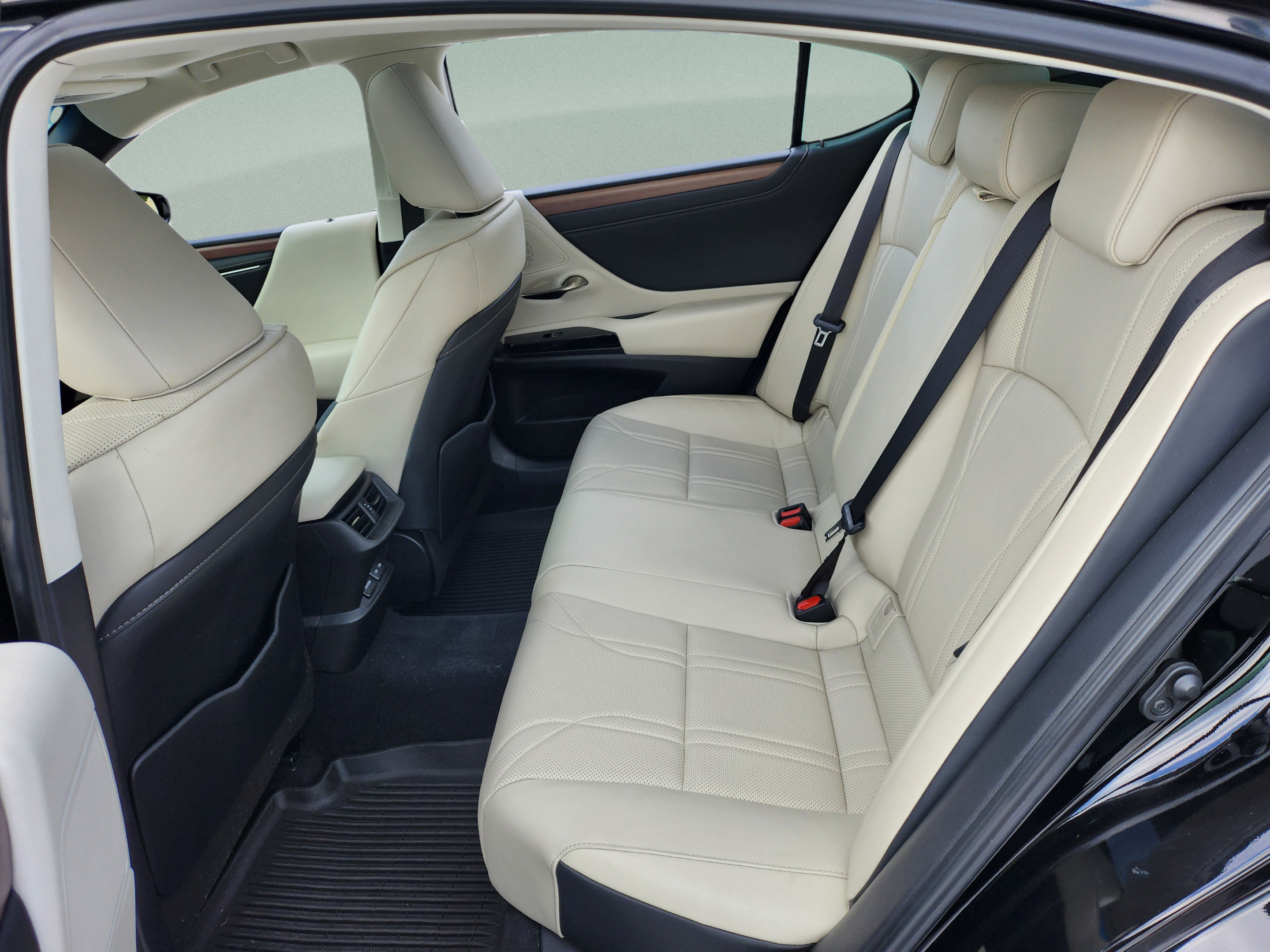 Certified 2024 Lexus ES 350 w/ Technology Package FWD image 20