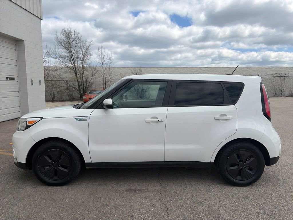 Used 2017 Kia Soul EV FWD image 2