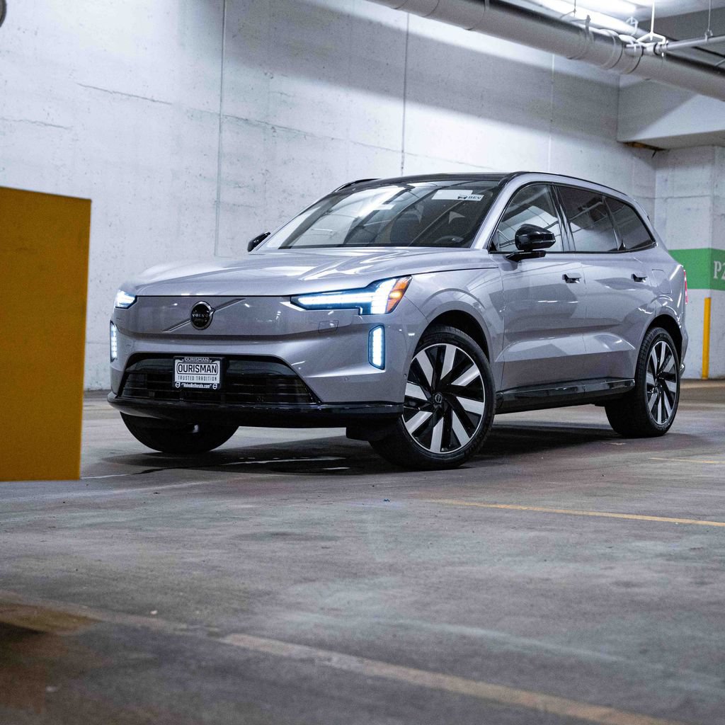 New 2026 Volvo EX90 Plus