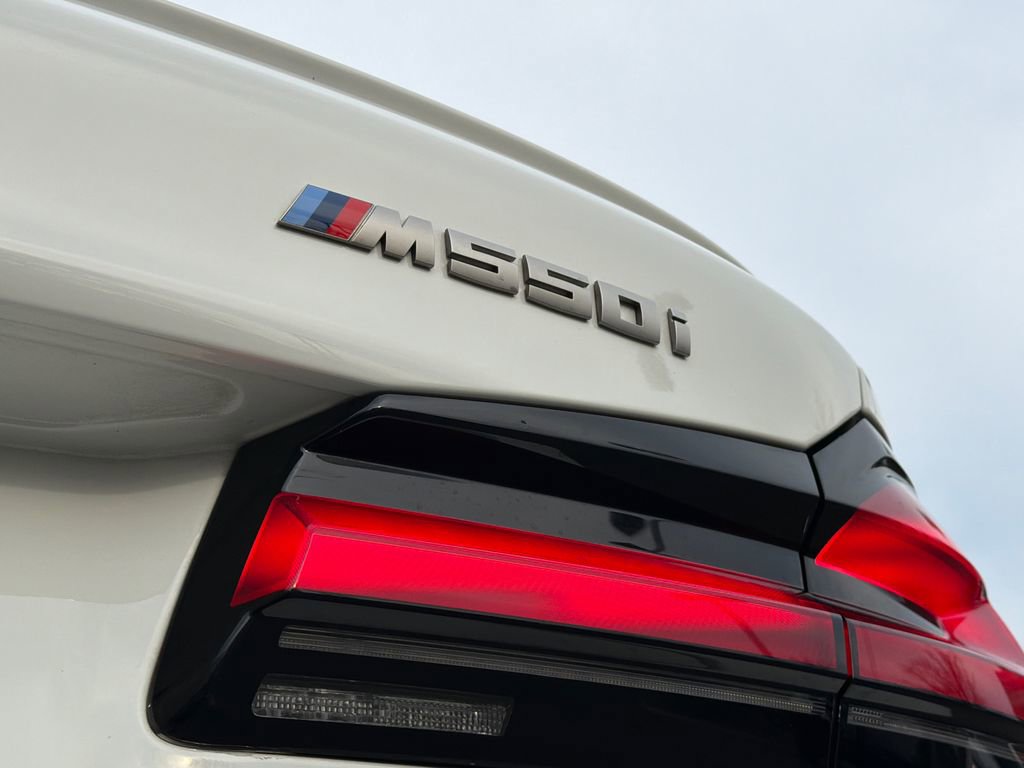 Used 2023 BMW M550i xDrive w/ Executive Package image 8