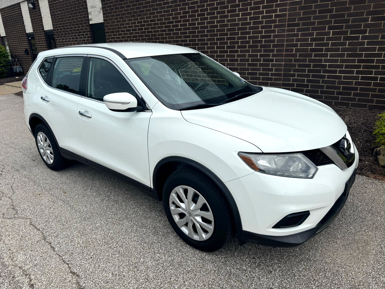 Used 2015 Nissan Rogue S image 22
