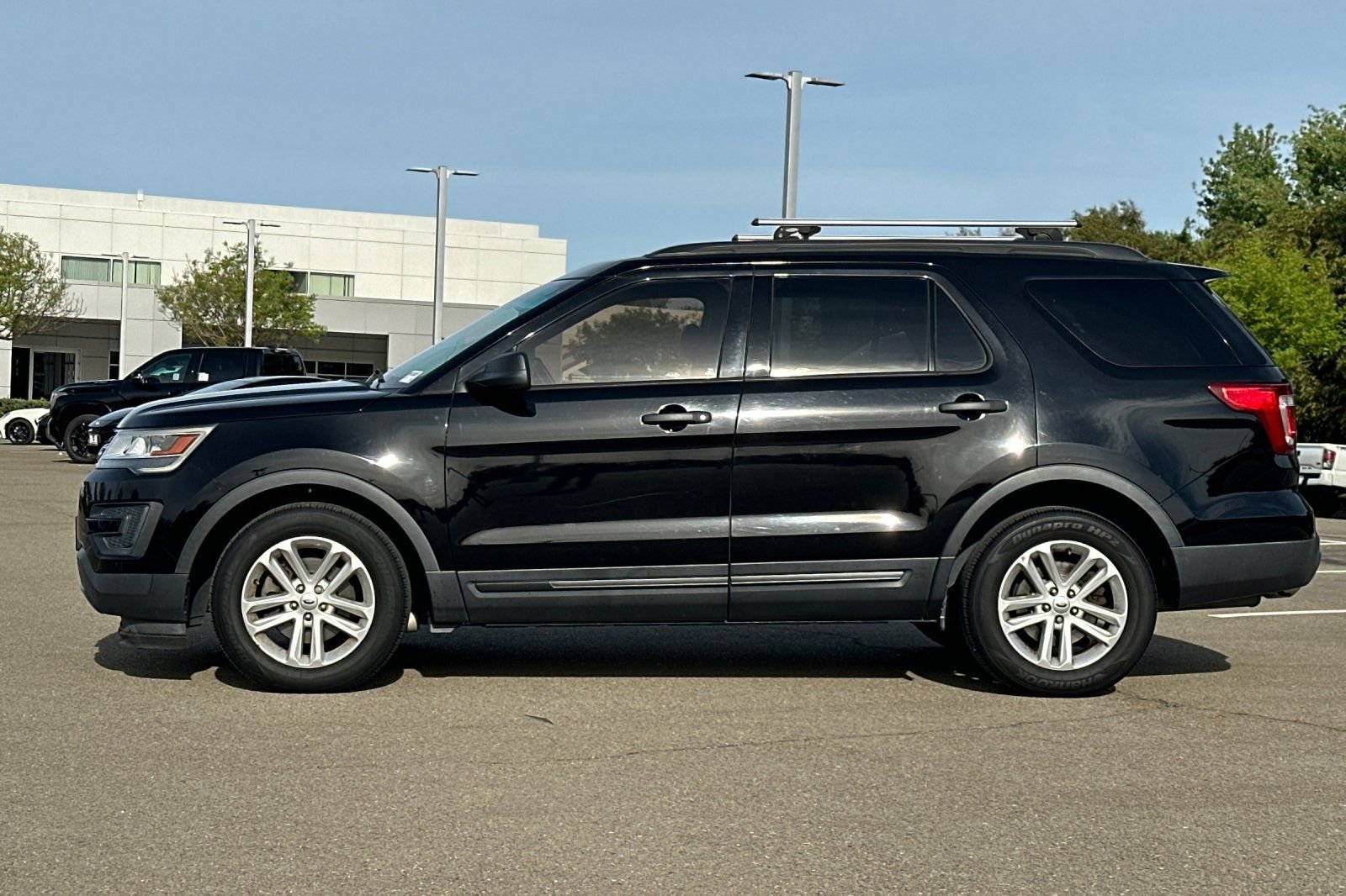 Used 2017 Ford Explorer FWD image 7