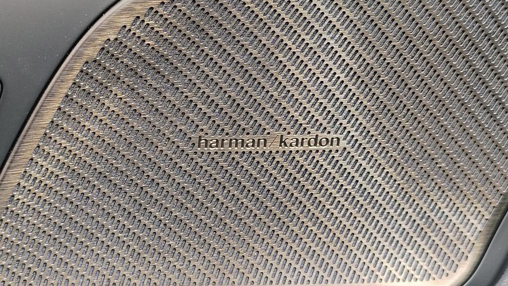 New 2026 Volvo V60 B5 Cross Country Plus w/ Protection Package Premier image 9