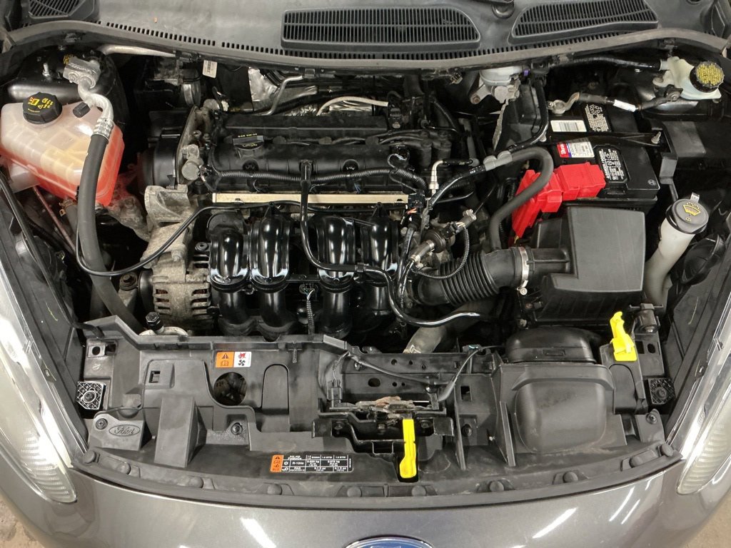 Used 2016 Ford Fiesta SE image 3