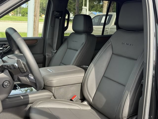 Used 2026 GMC Yukon Denali w/ Sun & Power Step Package AWD/4WD image 15