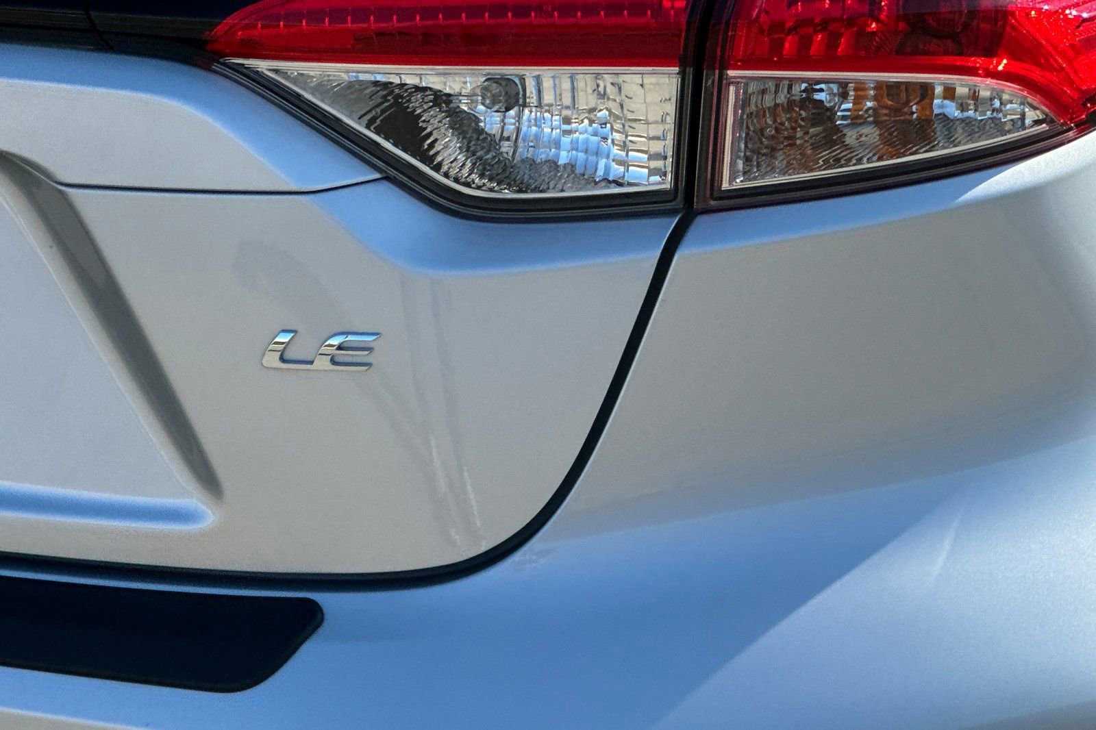 Used 2025 Toyota Corolla LE image 25