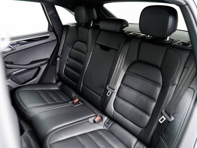 Certified 2022 Porsche Macan S AWD/4WD image 26