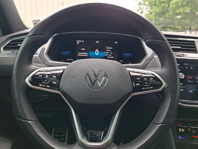 Certified 2023 Volkswagen Tiguan SE R-Line AWD/4WD image 19