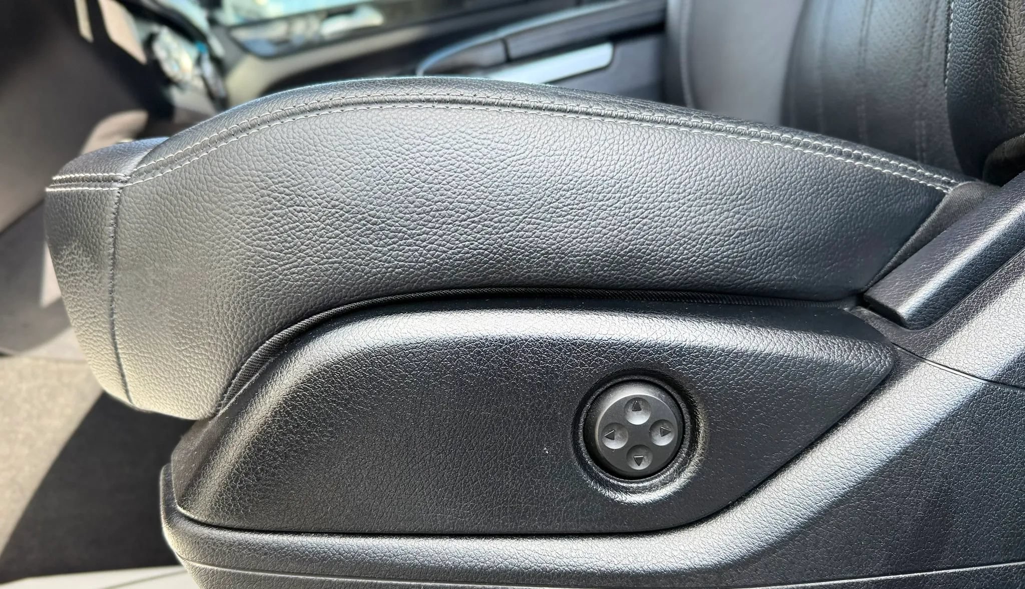 Used 2016 Mercedes-Benz GL 450 4MATIC image 26