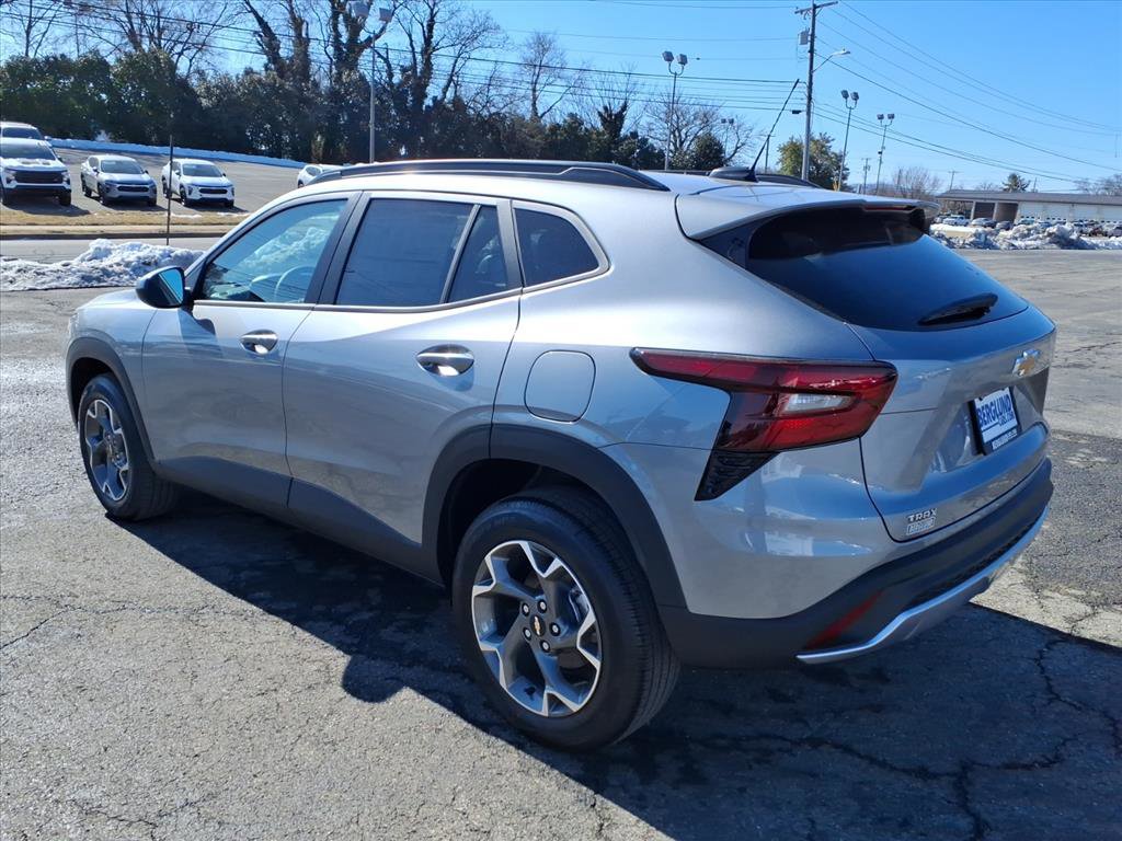 New 2026 Chevrolet Trax LT w/ Driver Confidence Package image 5