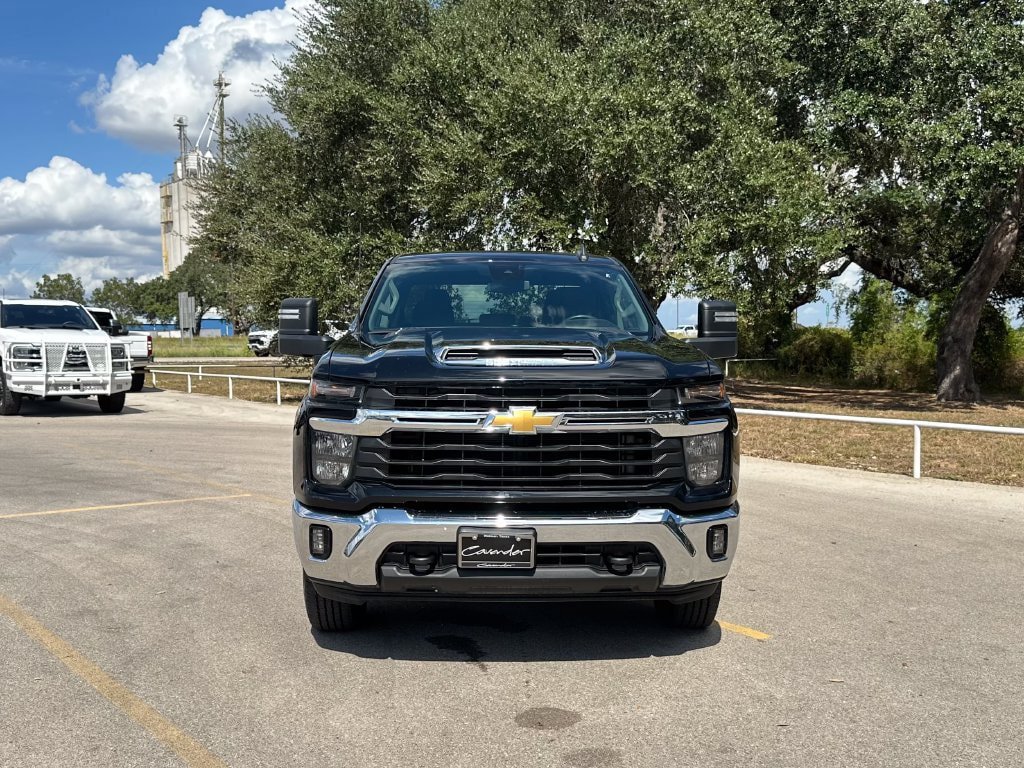 Used 2025 Chevrolet Silverado 2500 LT w/ Convenience Package AWD/4WD image 2