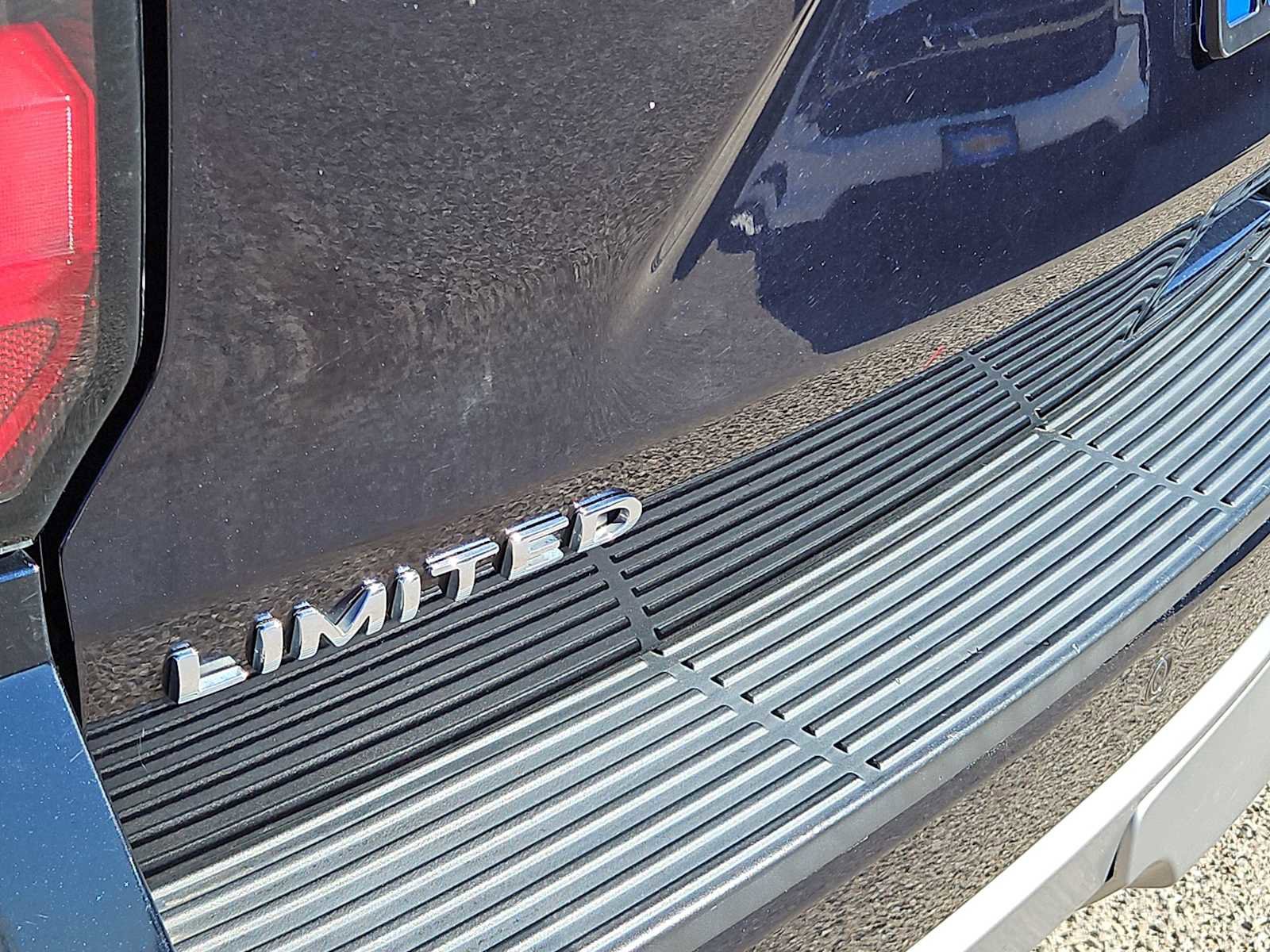 Used 2021 Ford Expedition Limited image 11