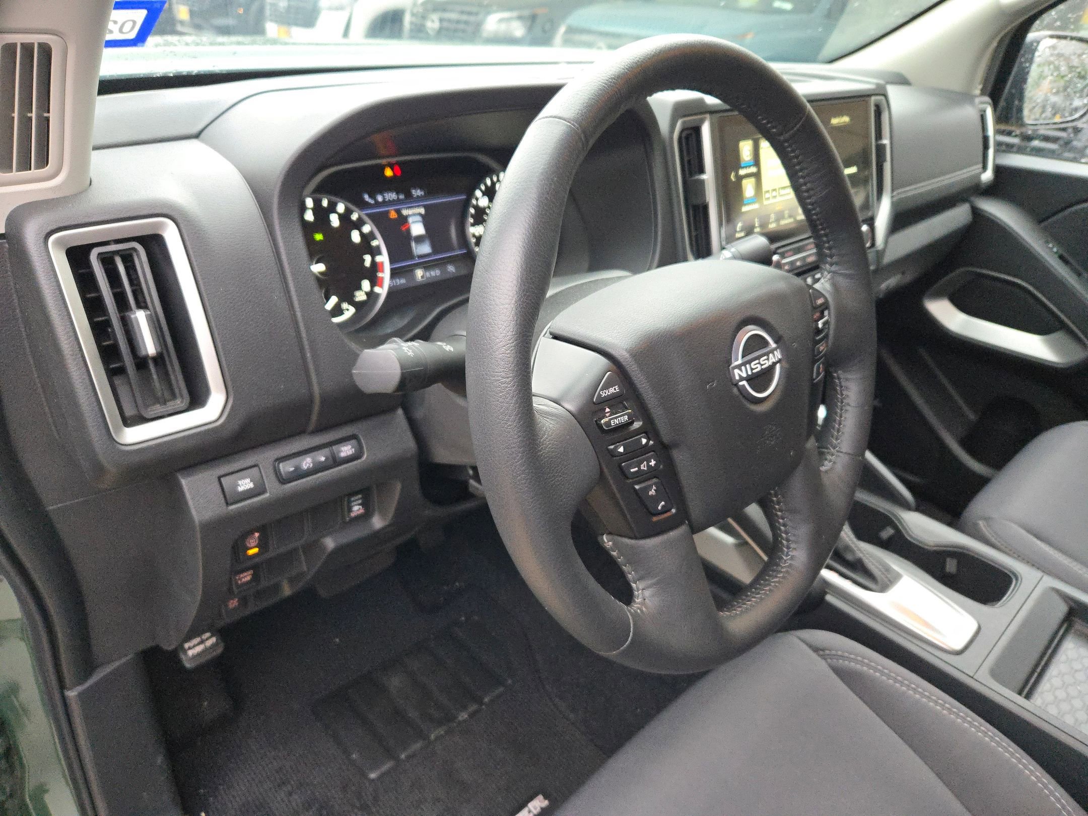 Certified 2025 Nissan Frontier SV w/ SV Convenience Package image 10