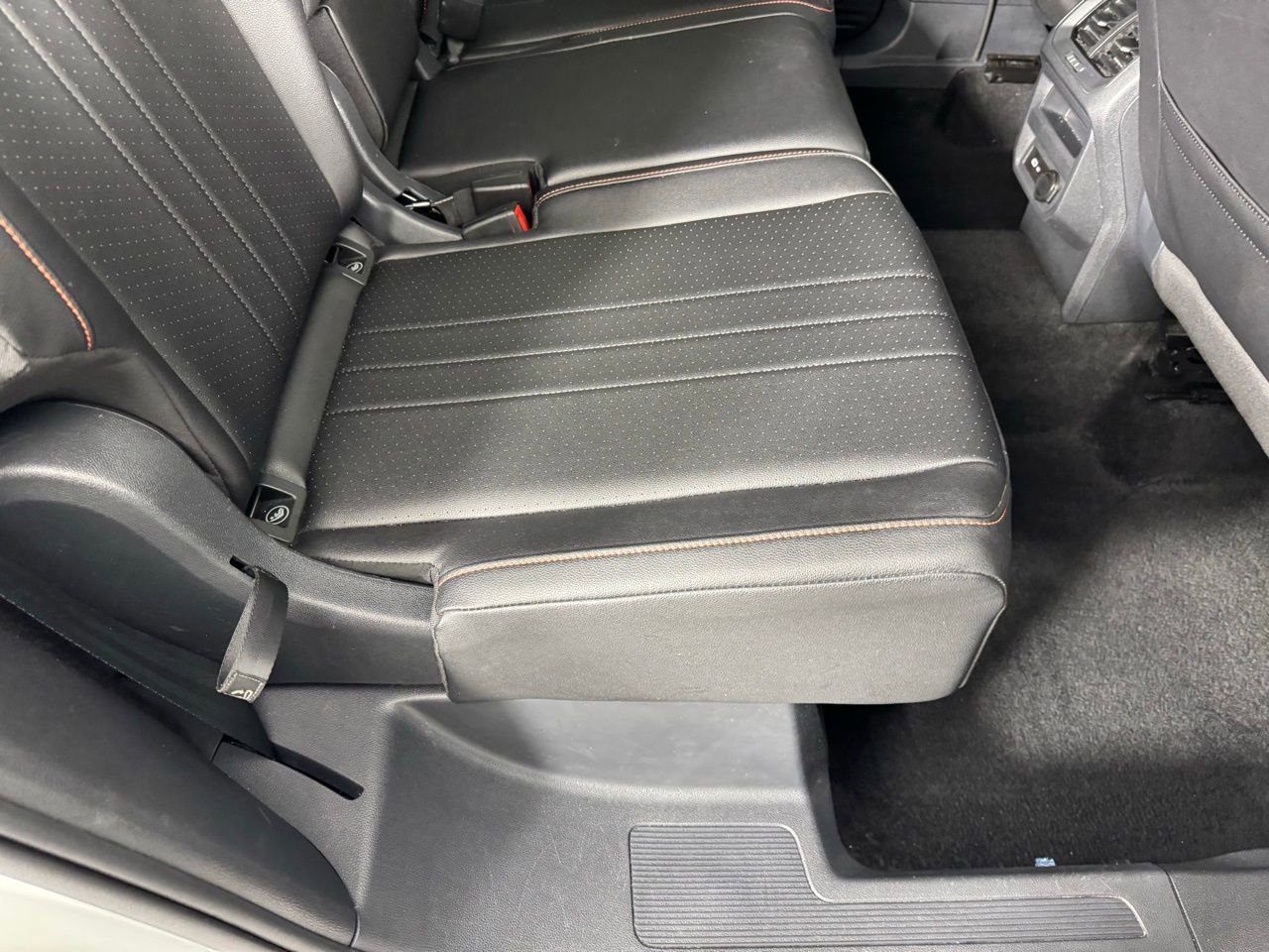 Used 2024 Volkswagen Tiguan Wolfsburg Edition image 27