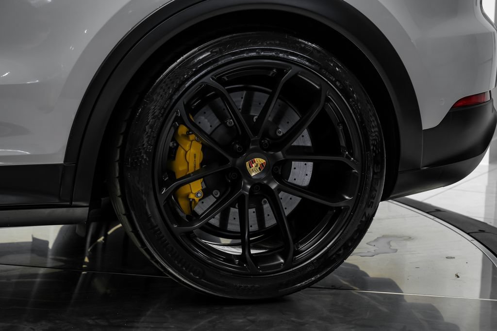 Used 2024 Porsche Cayenne Turbo GT AWD/4WD image 69