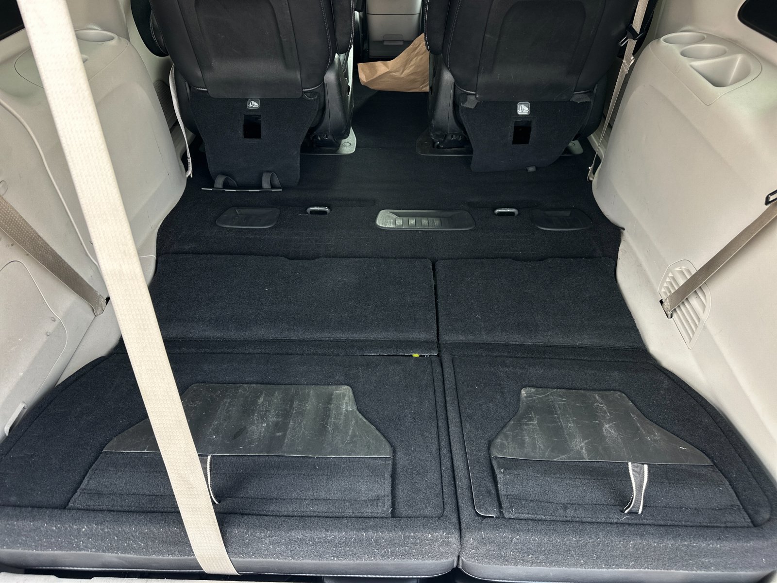 Used 2023 Chrysler Pacifica Touring-L FWD image 16