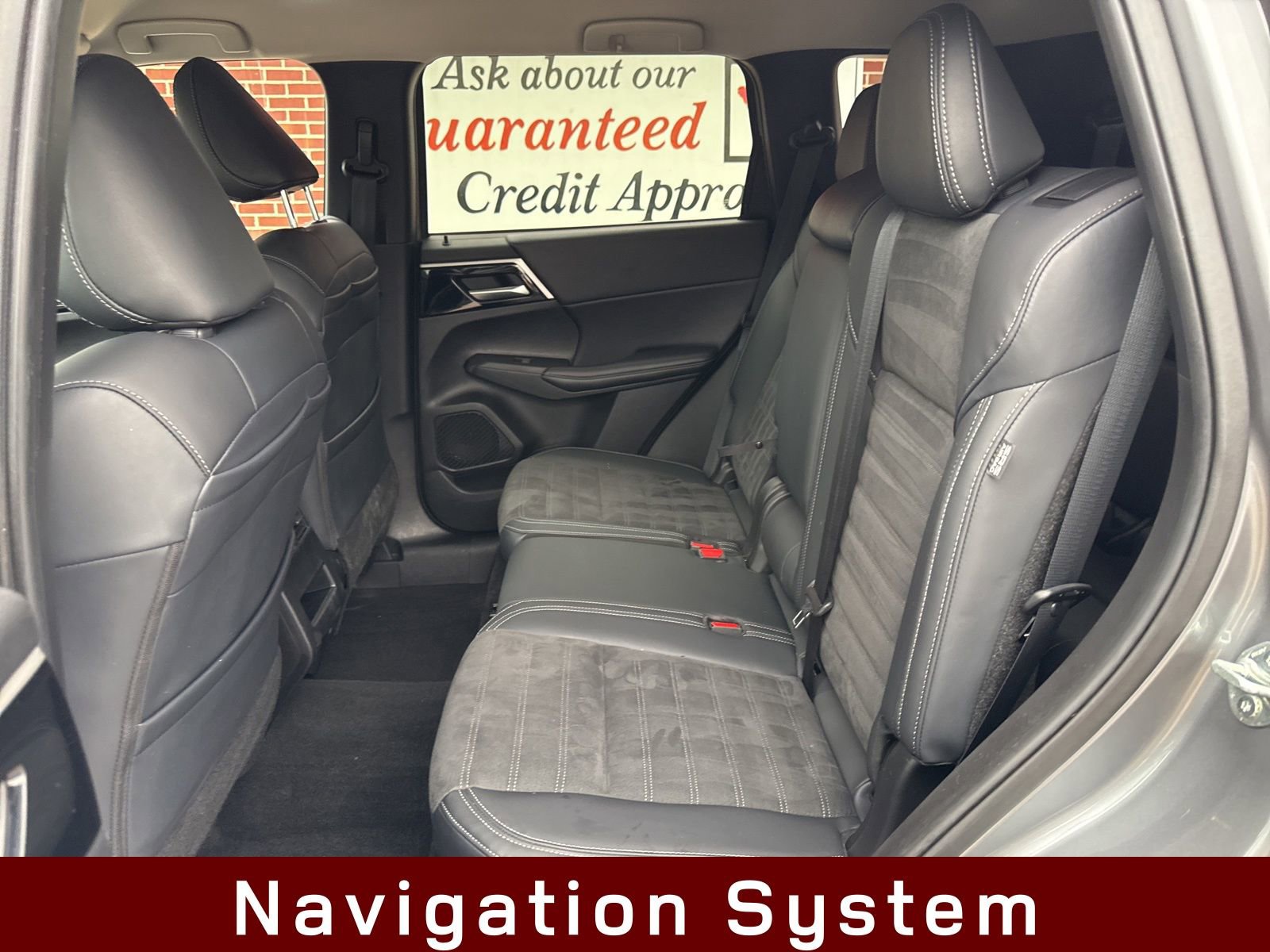 Used 2024 Mitsubishi Outlander SE image 10