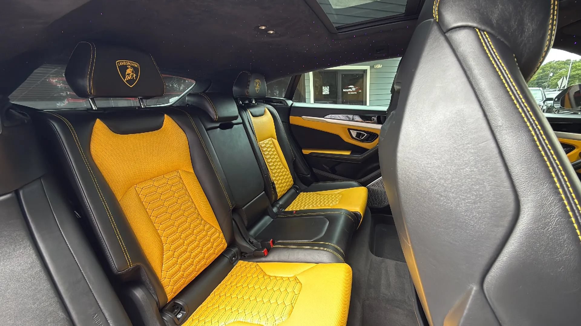 Used 2019 Lamborghini Urus AWD/4WD image 28
