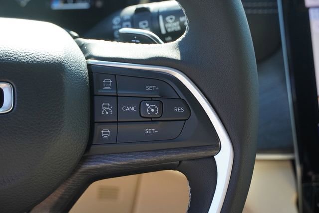 New 2025 Jeep Grand Cherokee L Limited w/ Luxury Tech Group II RWD image 29