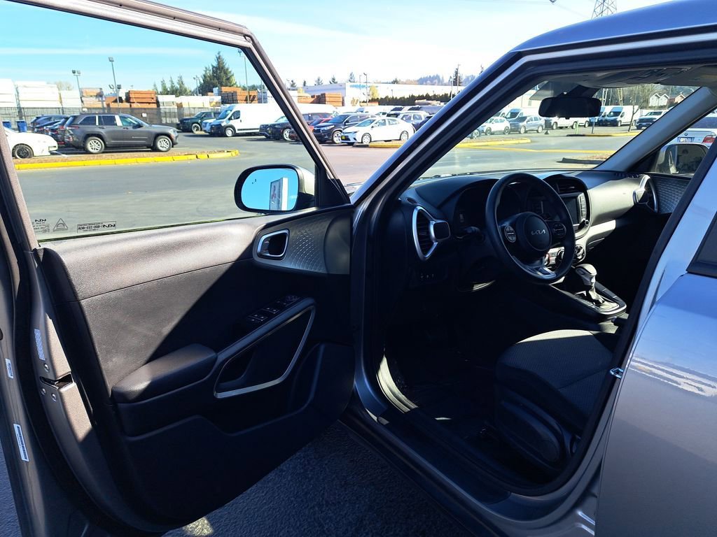 Used 2023 Kia Soul LX w/ Option Group 015 image 11