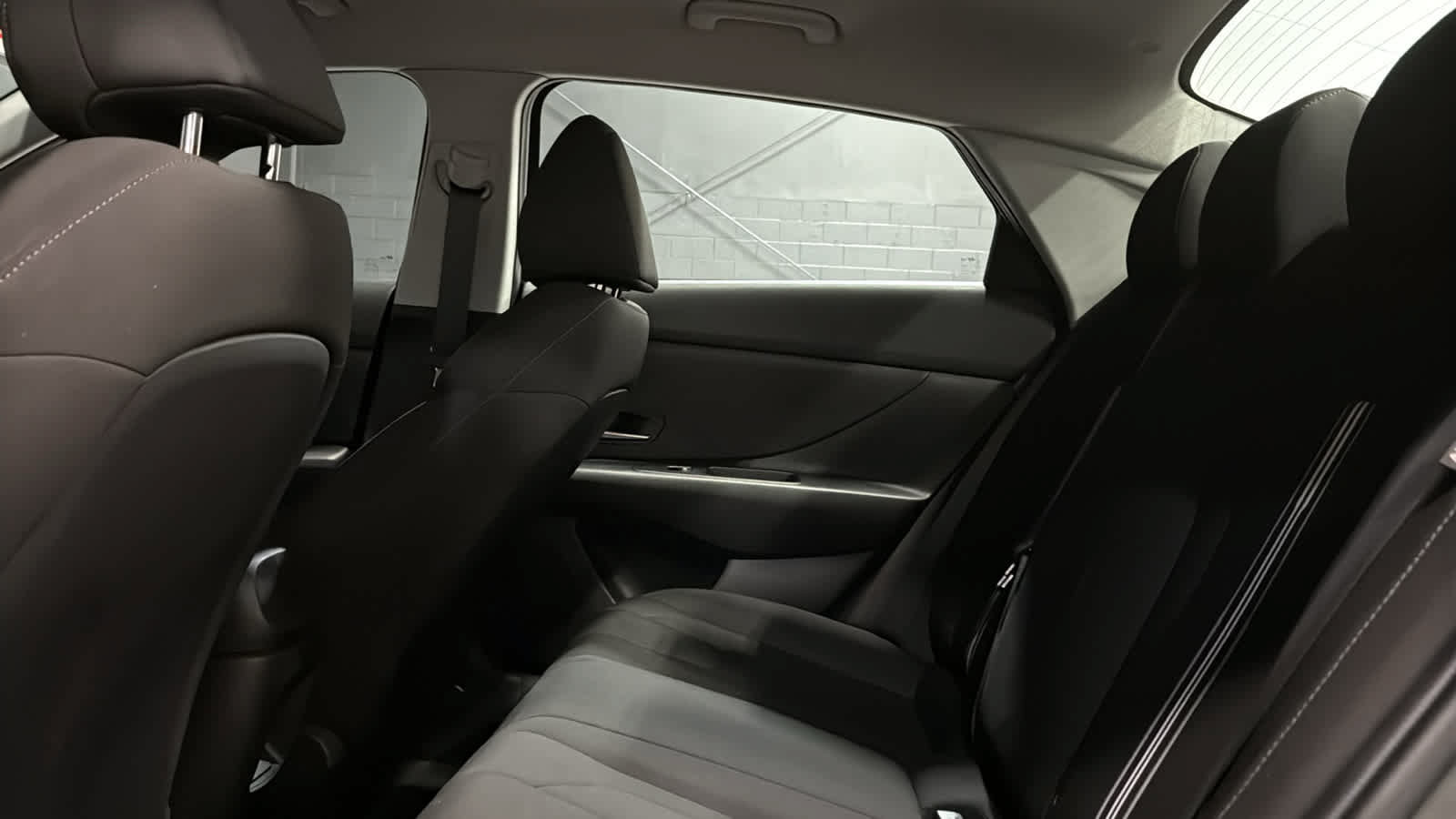 Used 2024 Hyundai Elantra SEL FWD image 21
