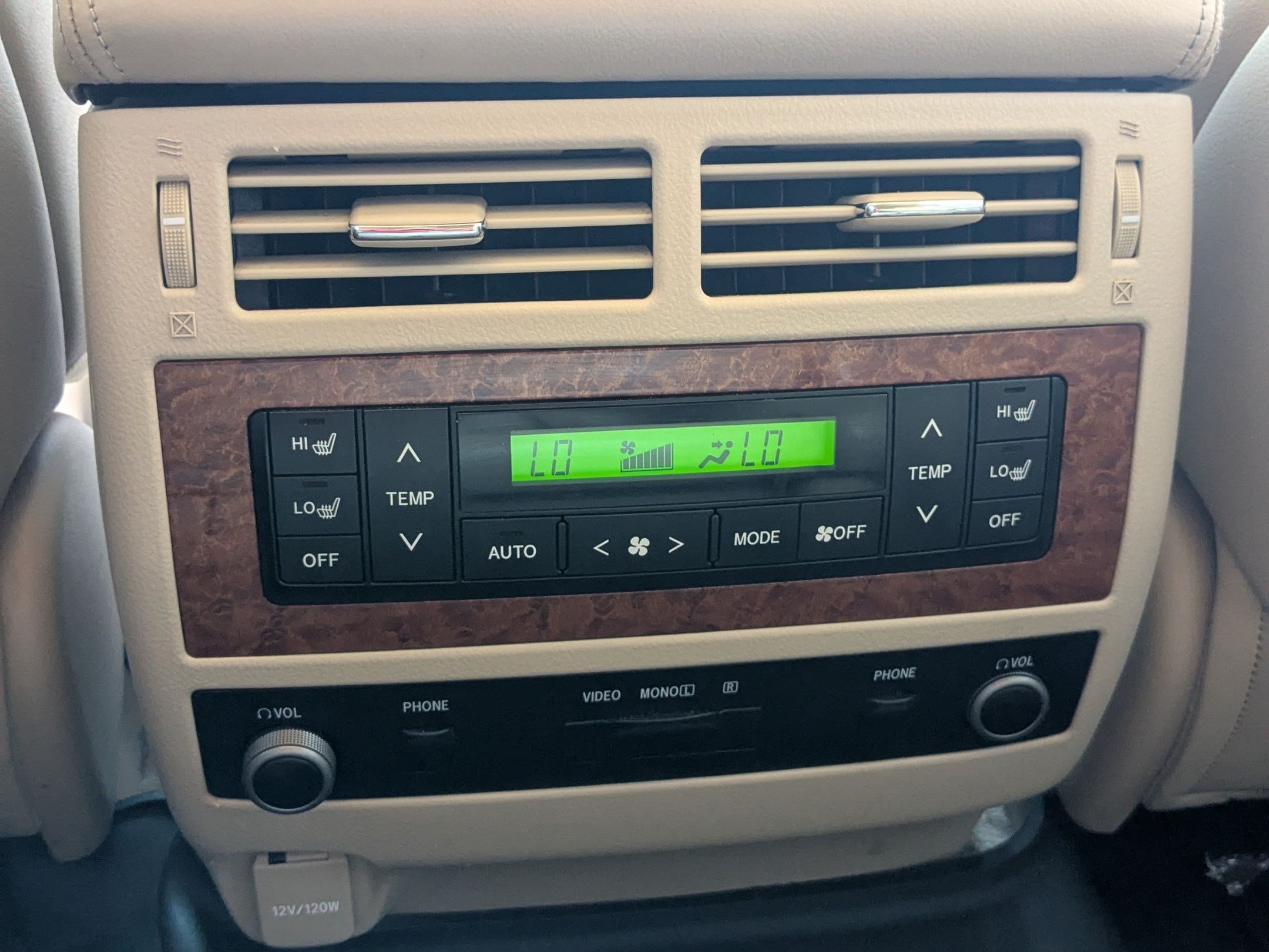 Used 2013 Toyota Land Cruiser AWD/4WD image 36
