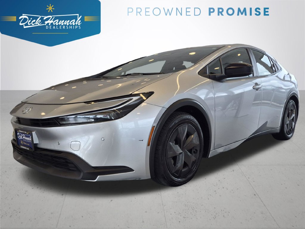 Used 2025 Toyota Prius LE FWD image 1